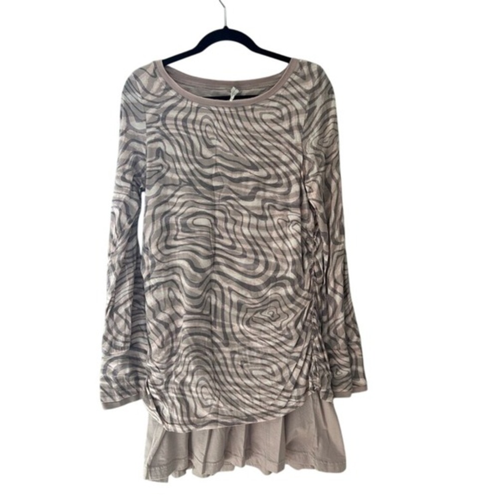 Long-Sleeve Taupe Swirl Print Tunic with Layered Hem